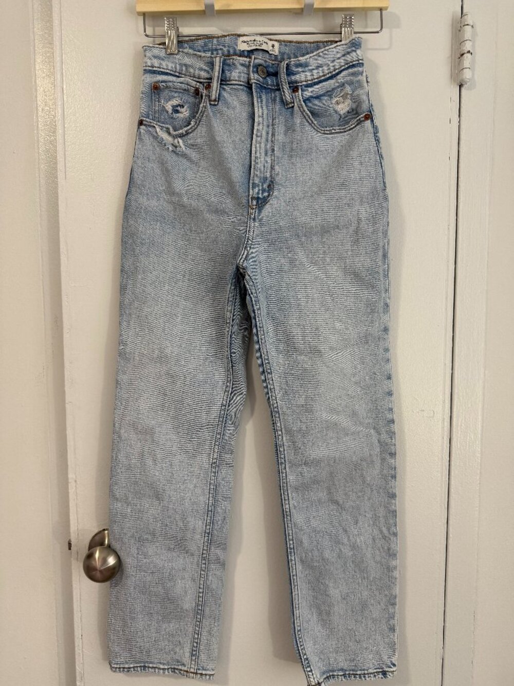 Abercrombie Ankle Straight Ultra High Rise Jeans - Light Wash